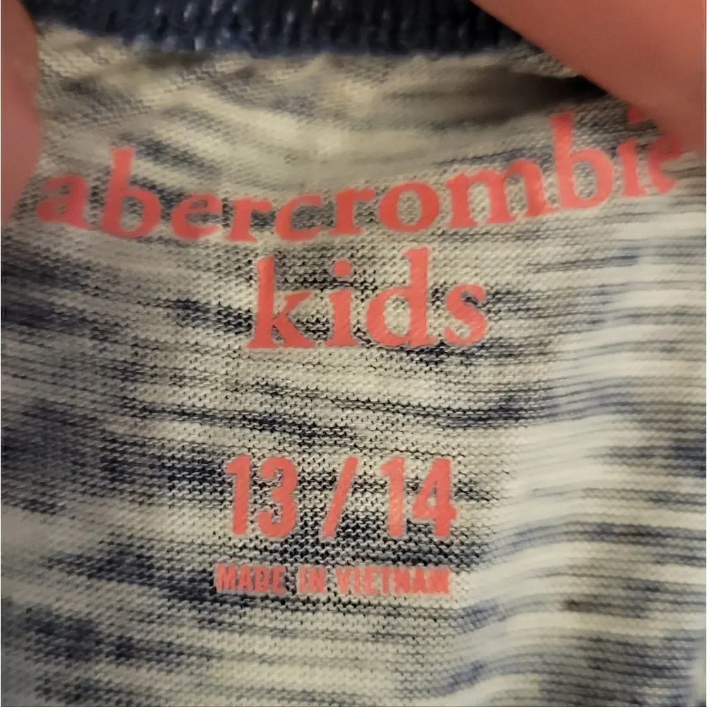NWT ABERCROMBIE KIDS BLUE AND WHITE WIDE NECK SHIRT SZ. 13/14